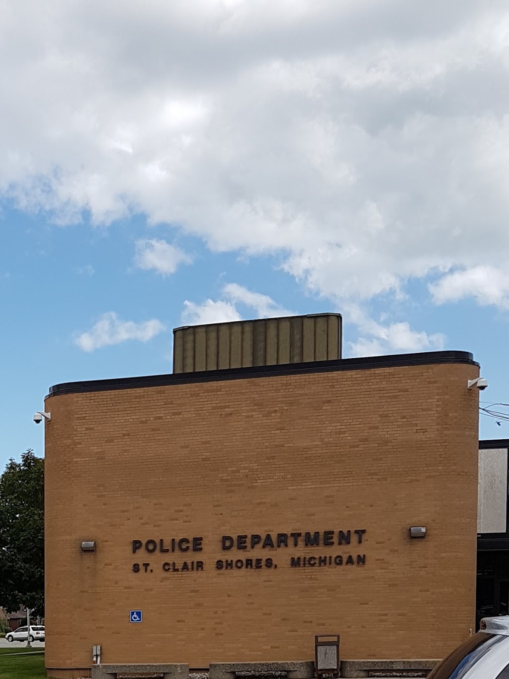St Clair Shores Police Department | 27665 Jefferson Ave, St Clair Shores, MI 48081, USA | Phone: (586) 445-5300