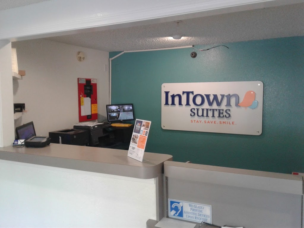 InTown Suites Extended Stay Clearwater FL | 2833 Roosevelt Blvd, Clearwater, FL 33760, USA | Phone: (727) 538-8892