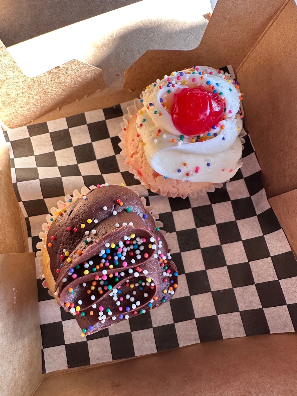 The Hungry Hero Dessert Co. | 22566 SW Washington St, Sherwood, OR 97140, USA | Phone: (503) 610-1812