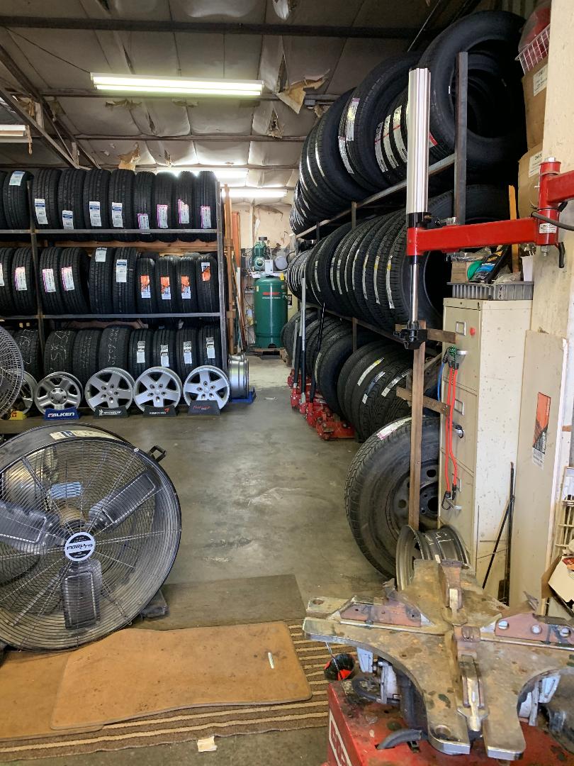 B & B Tires | 1773 N Main St, Mansfield, TX 76063, USA | Phone: (682) 518-0754