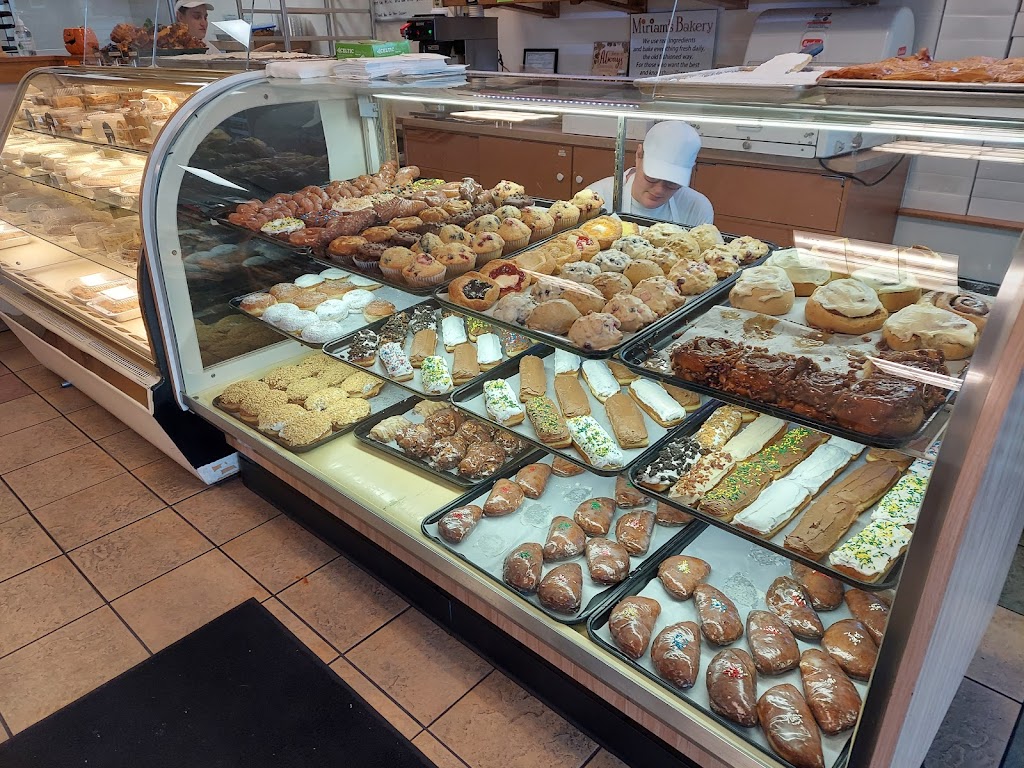 Miriams Bakery | 225 Highland Dr, Fredonia, WI 53021, USA | Phone: (262) 447-2248