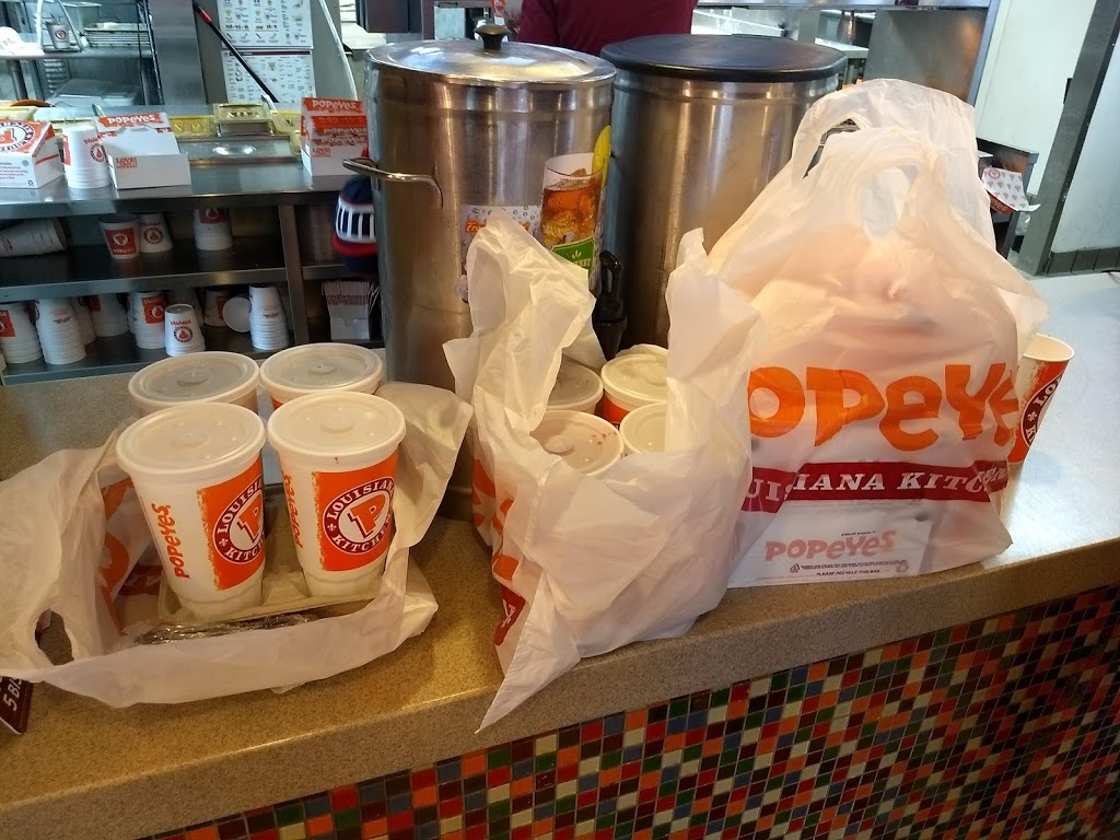 Popeyes Louisiana Kitchen | 10601 Springfield Pike, Cincinnati, OH 45215, USA | Phone: (513) 771-2640