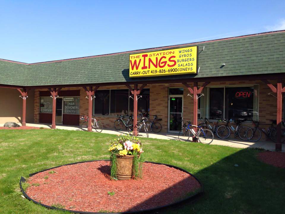 The Wings Station | 143 E Airport Hwy, Swanton, OH 43558, USA | Phone: (419) 826-6900