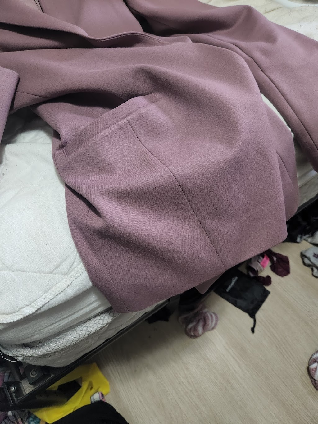 Stitch It Clothing Alterations & Dry Cleaning | 221 Glendale Ave Unit 144, St. Catharines, ON L2T 2K9, Canada | Phone: (905) 984-3177