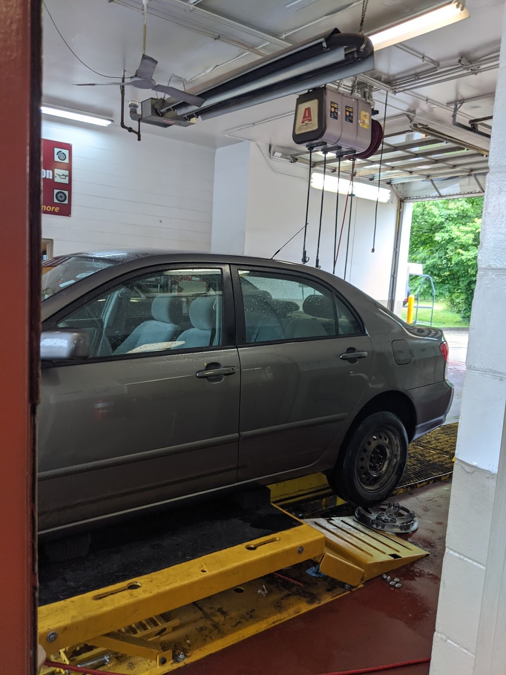 Jiffy Lube | 8395 Beechmont Ave, Cincinnati, OH 45255, USA | Phone: (513) 474-2215