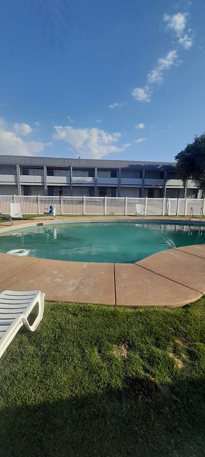 E-Z 8 Motel Phoenix | 1820 S 7th St, Phoenix, AZ 85034, USA | Phone: (602) 254-9787