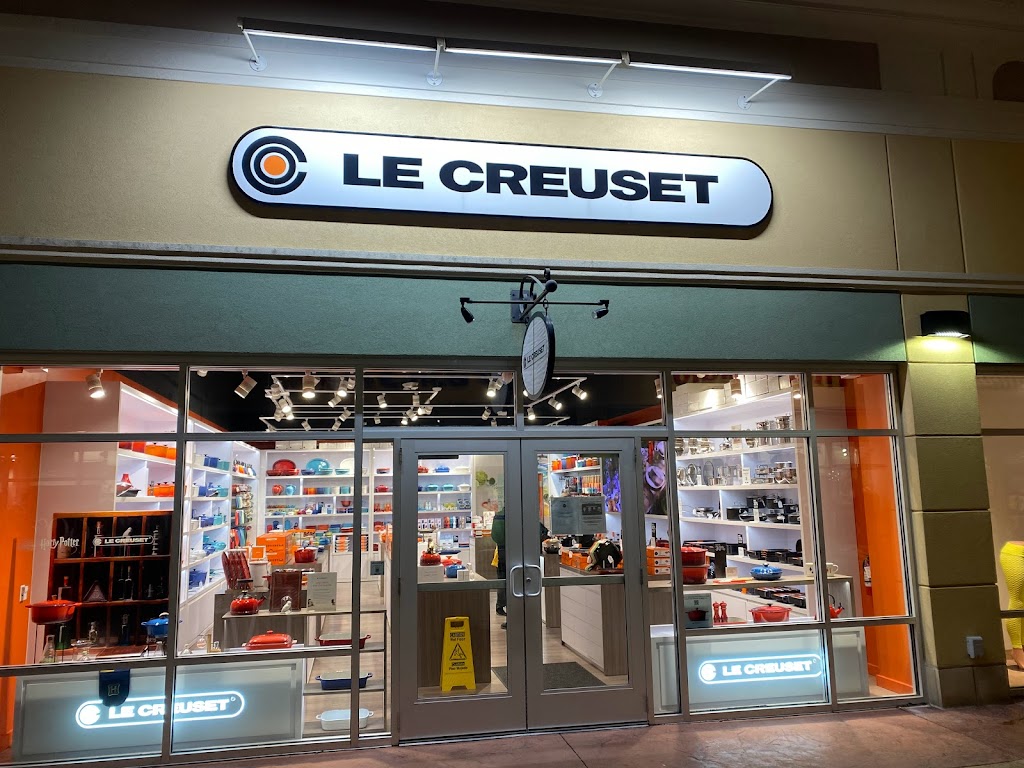 Le Creuset Outlet Store | 1155 Buck Creek Rd Spc A-1, Simpsonville, KY 40067, USA | Phone: (502) 405-1113