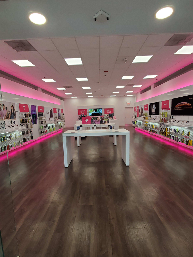 T-Mobile | 131 Colonie Center space 401, Albany, NY 12205, USA | Phone: (518) 512-3991