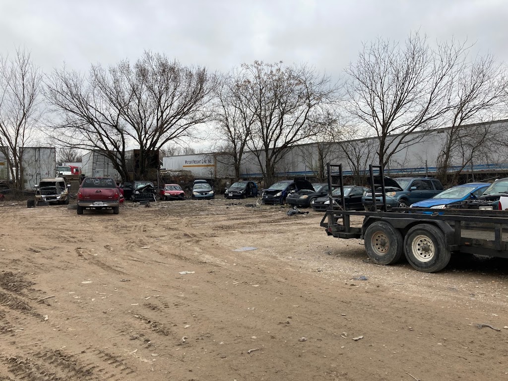 B&B Auto Salvage | 9701 S Central Expy, Dallas, TX 75241 | Phone: (972) 225-5999