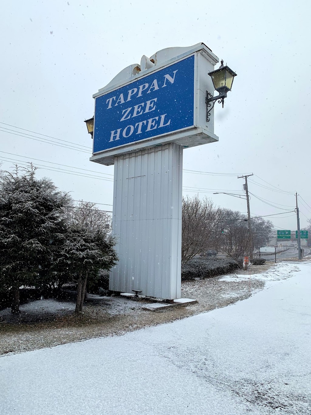Tappan Zee Hotel | 110 N Rte 303, West Nyack, NY 10994, USA | Phone: (845) 358-4100