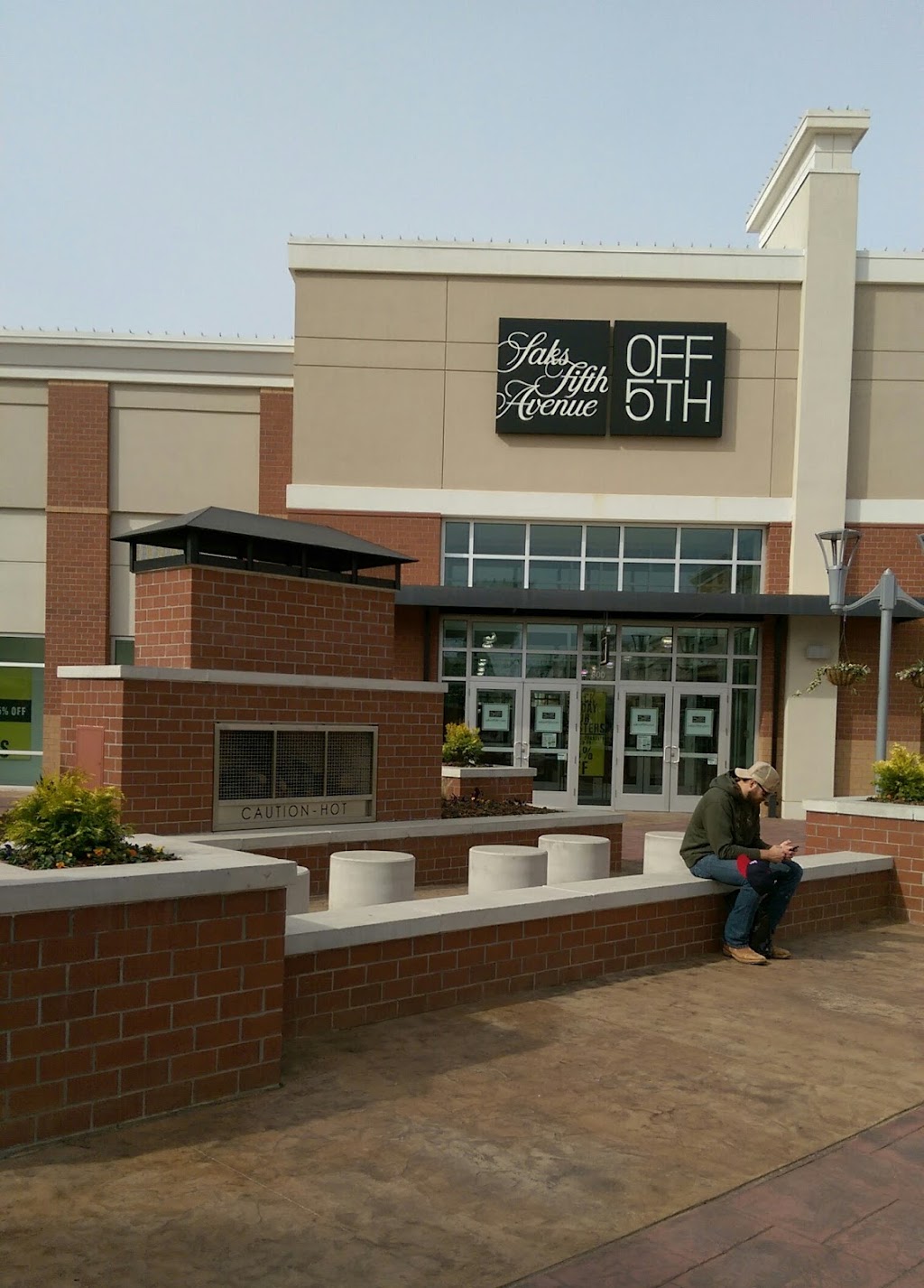 Saks OFF 5TH | 915 Ridgewalk Pkwy, Woodstock, GA 30188, USA | Phone: (678) 445-1930