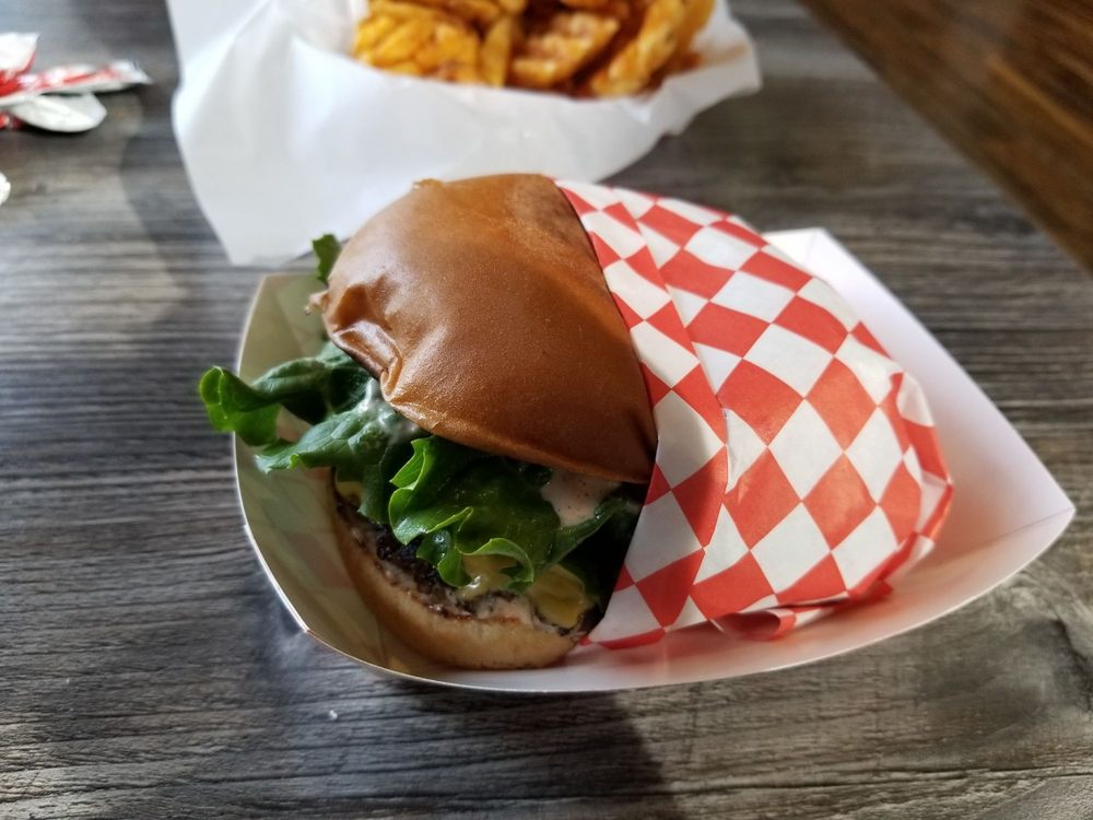 Hole in the Wall Burger | 25262 Jeronimo Rd, Lake Forest, CA 92630, USA | Phone: (949) 328-9049