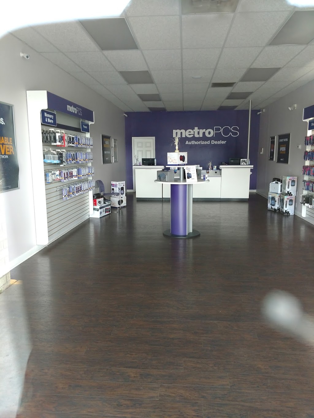 Metro by T-Mobile | 12917 Jefferson Ave Ste G, Newport News, VA 23608, USA | Phone: (757) 890-2728