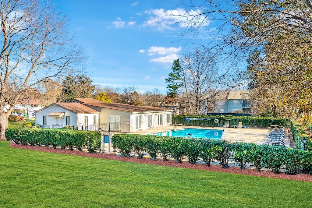Two20 At Branchview | 220 Branchview Dr, Charlotte, NC 28217, USA | Phone: (704) 527-2500