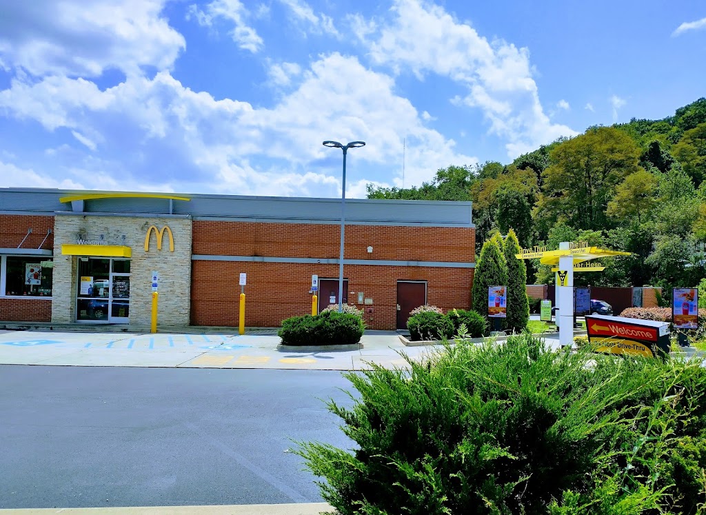 McDonalds | 1865 New Texas Rd, Pittsburgh, PA 15239, USA | Phone: (724) 325-1650