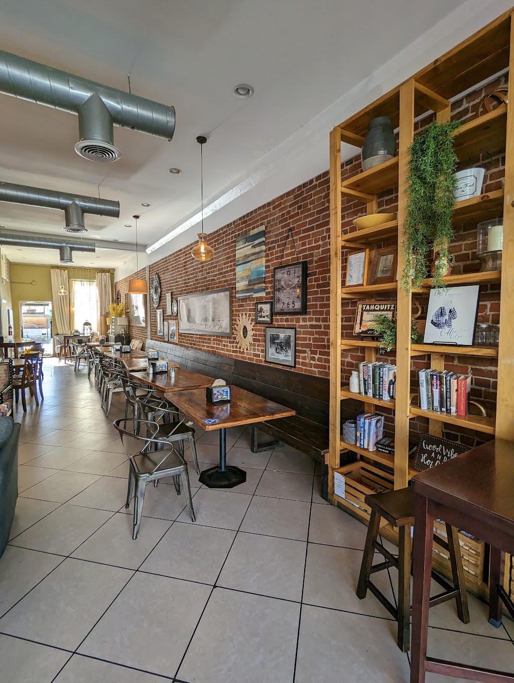 Downtown Deli & Coffee Company | 113 N Harvard St, Hemet, CA 92543, USA | Phone: (951) 929-1521