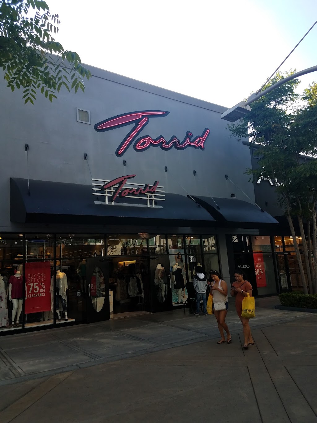 Torrid | 20 City Blvd W Ste 308, Orange, CA 92868, USA | Phone: (714) 385-1358