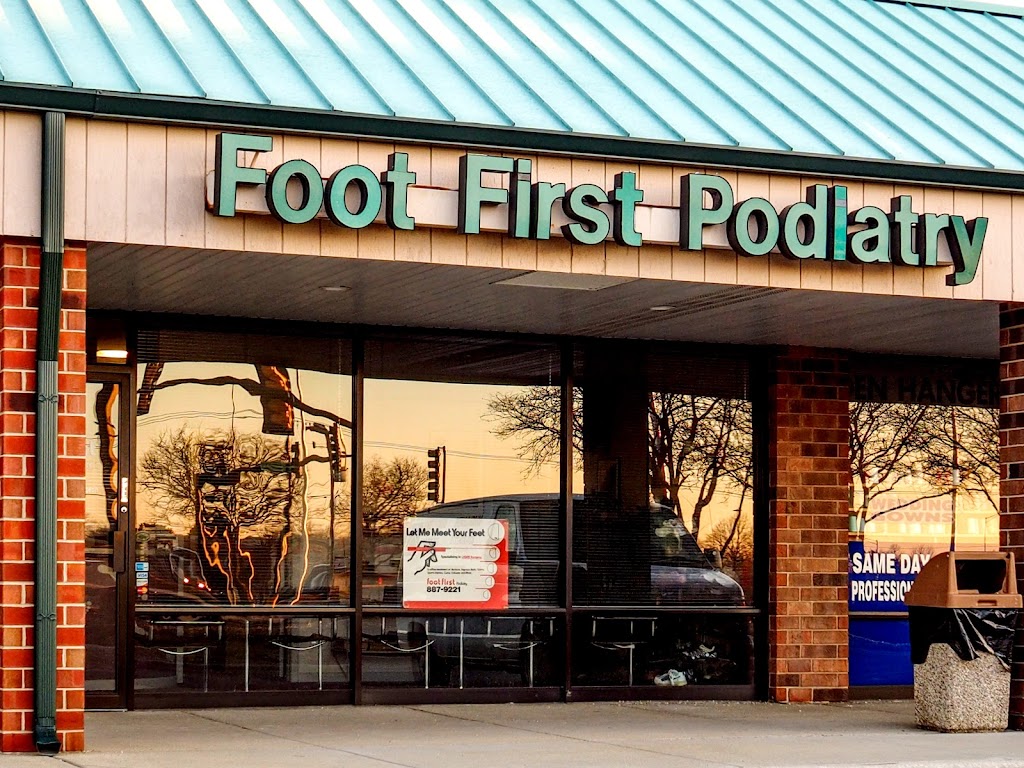 Foot First Podiatry | 62 63rd St, Willowbrook, IL 60527, USA | Phone: (630) 887-9221