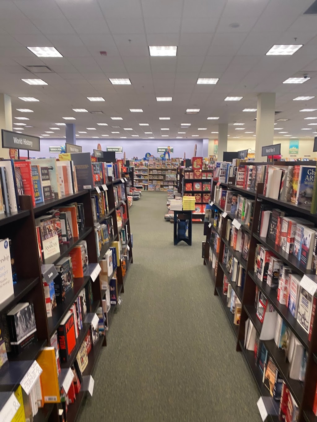 Barnes & Noble Booksellers | Crossing, 6825 Camino Arroyo, Gilroy, CA 95020, USA | Phone: (408) 846-5777