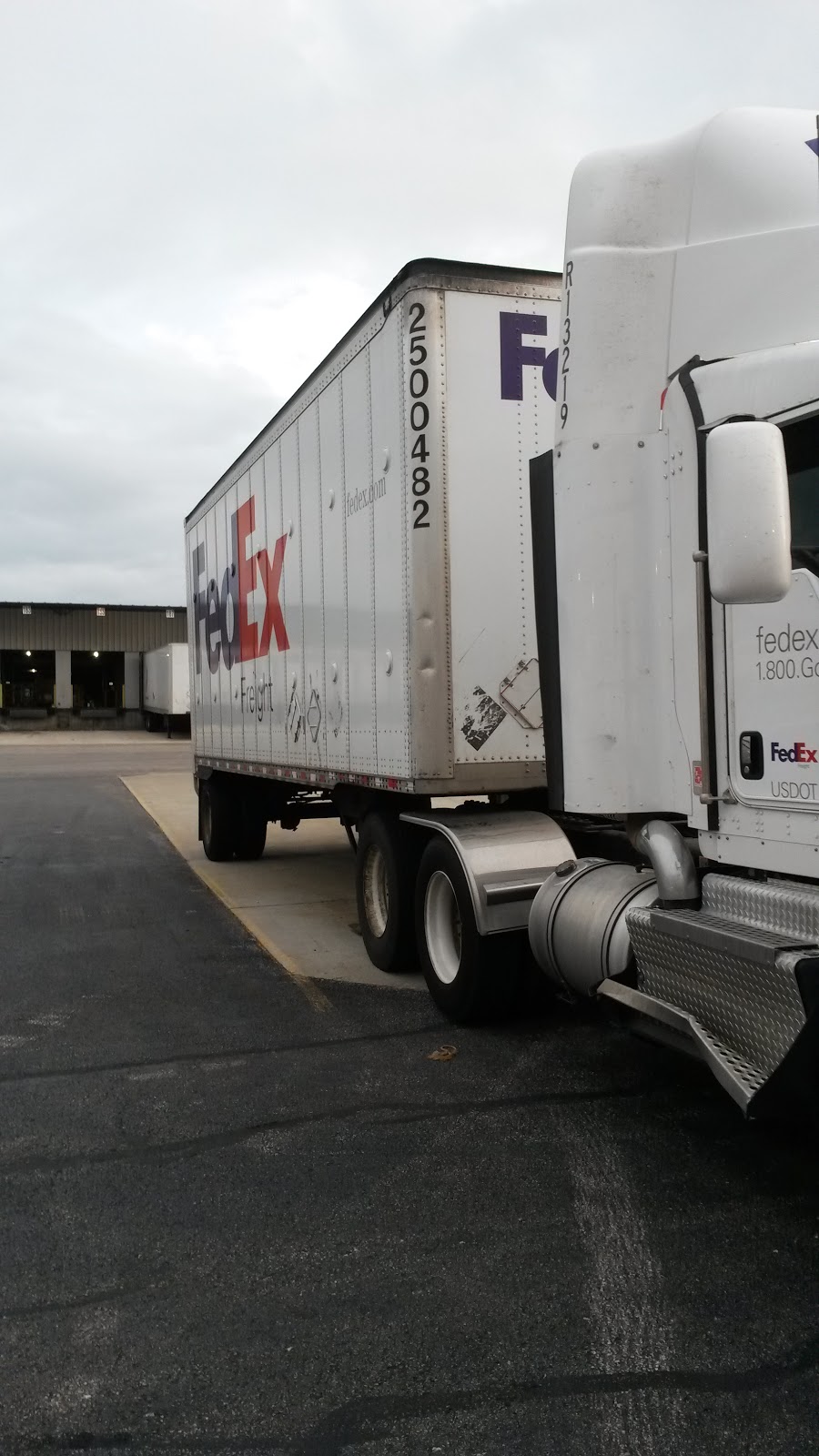 FedEx Freight | 10 Commerce Pkwy, West Jefferson, OH 43162, USA | Phone: (800) 344-6448