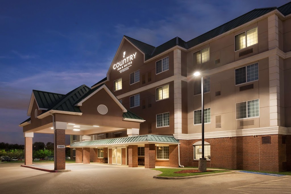 Country Inn & Suites by Radisson, DFW Airport South, TX | 2000 Hard Rock Rd, Irving, TX 75061, USA | Phone: (469) 299-7161