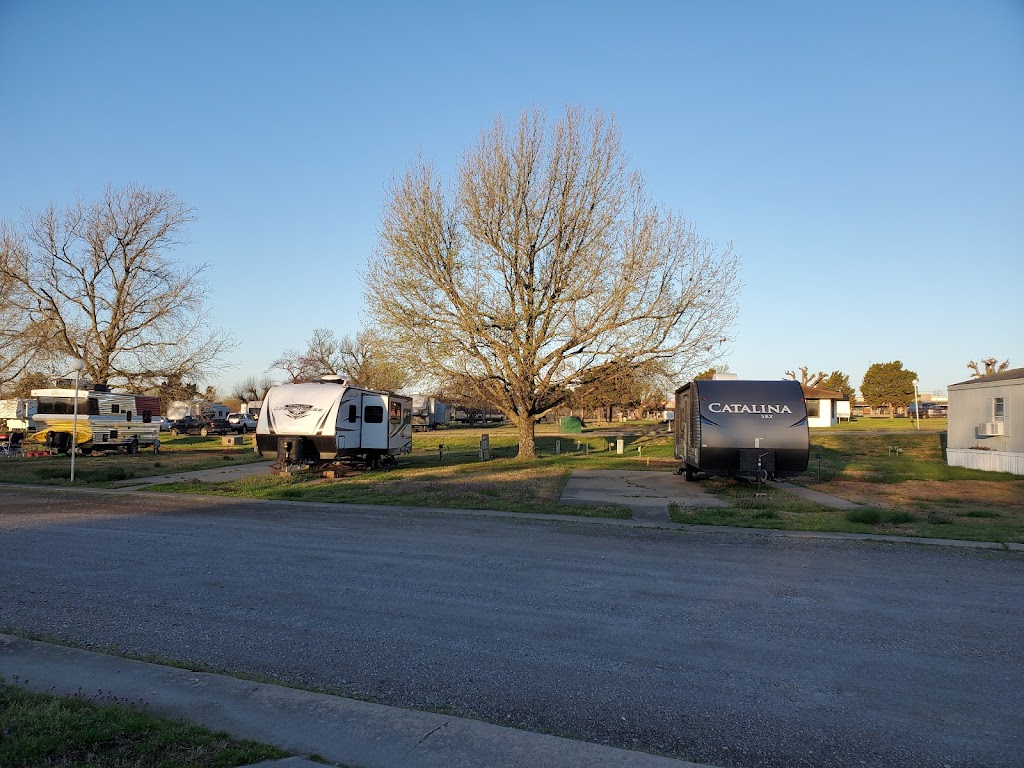 Meadowbrook RV Park | 1300 S 32nd St, Muskogee, OK 74401, USA | Phone: (918) 681-4574