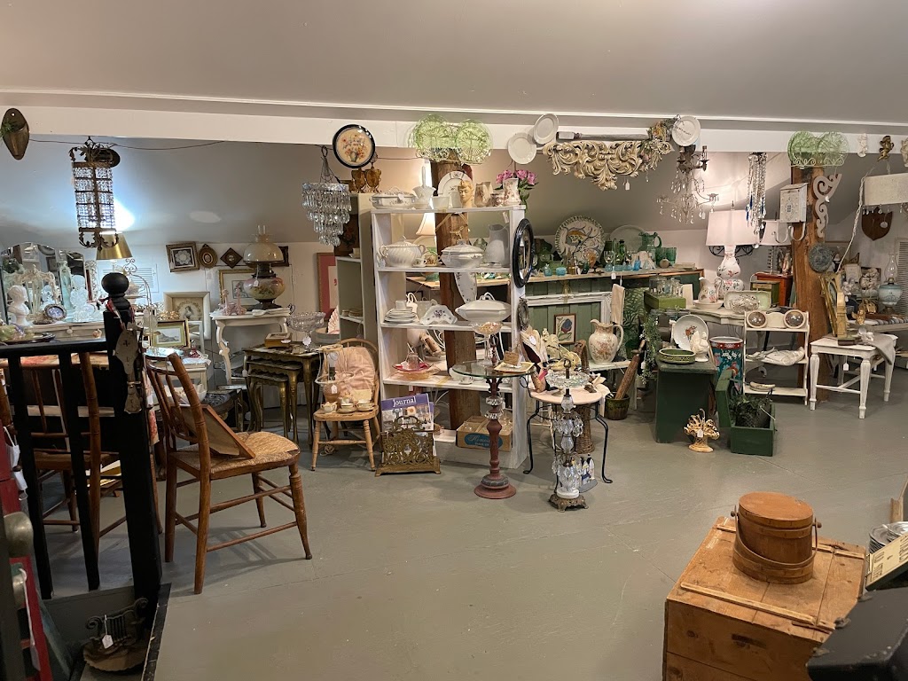 The Lafayette Mill Antiques Center | 12 Morris Farm Rd, Lafayette, NJ 07848, USA | Phone: (973) 383-0065