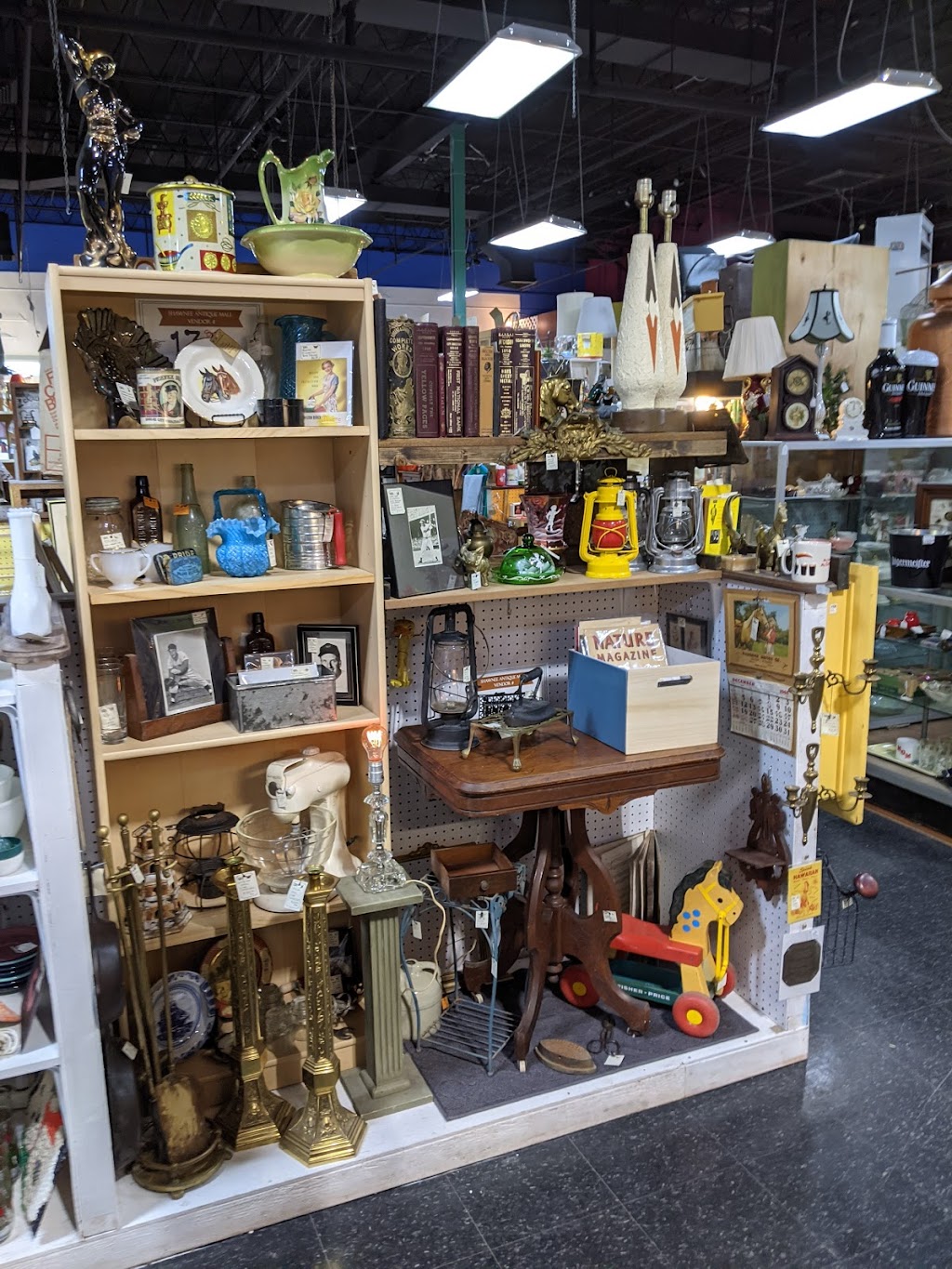 Shawnee Antique Mall | 7410 Nieman Rd, Shawnee, KS 66203, USA | Phone: (913) 499-7688