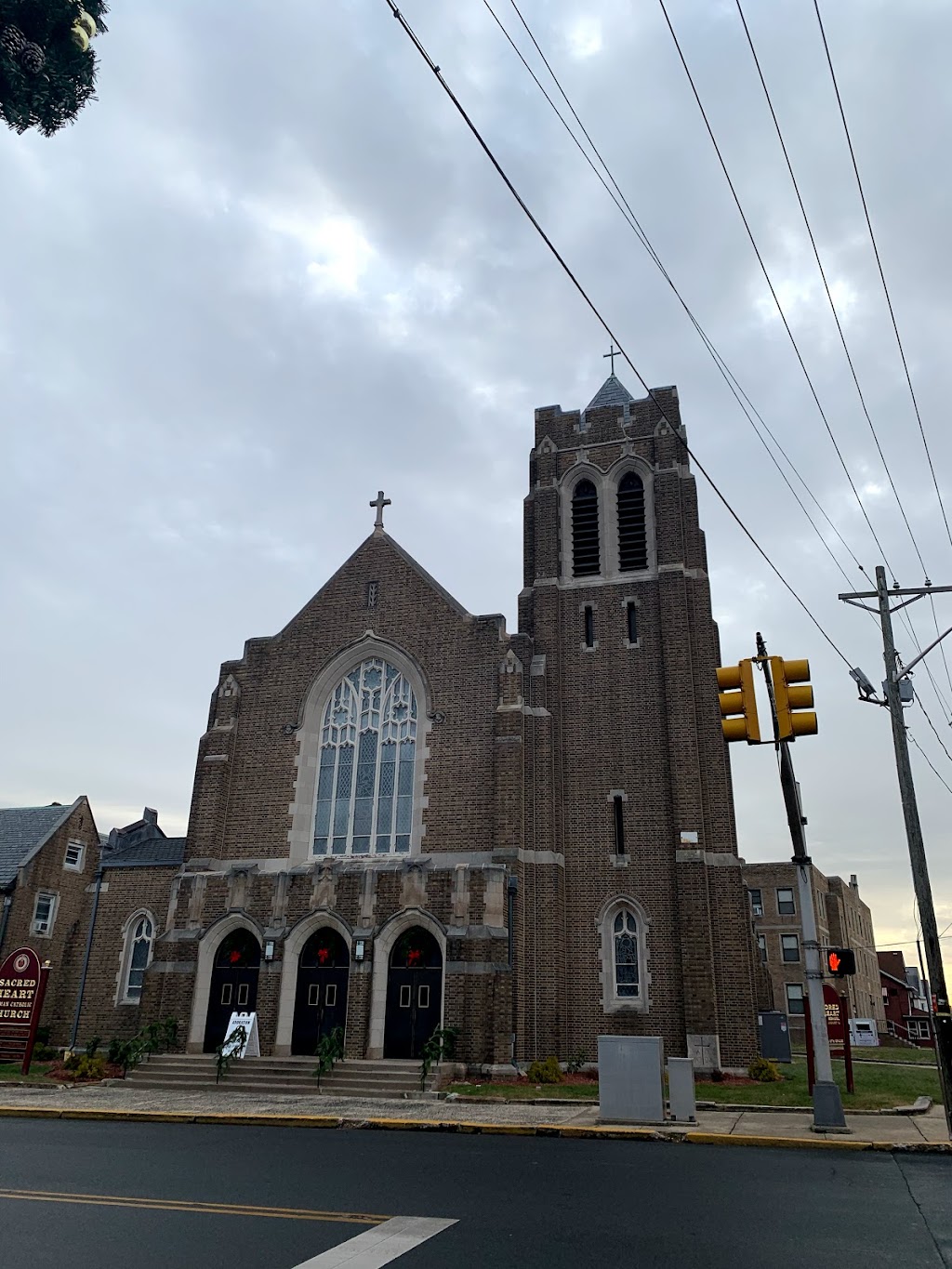 Sacred Heart Roman Catholic Church | 324 Ridge Rd, Lyndhurst, NJ 07071, USA | Phone: (201) 438-1147