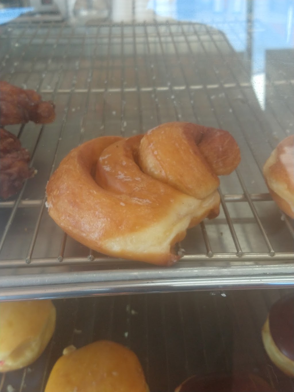 King Donut | 1955 S Hoover St, Los Angeles, CA 90007, USA | Phone: (213) 747-6129