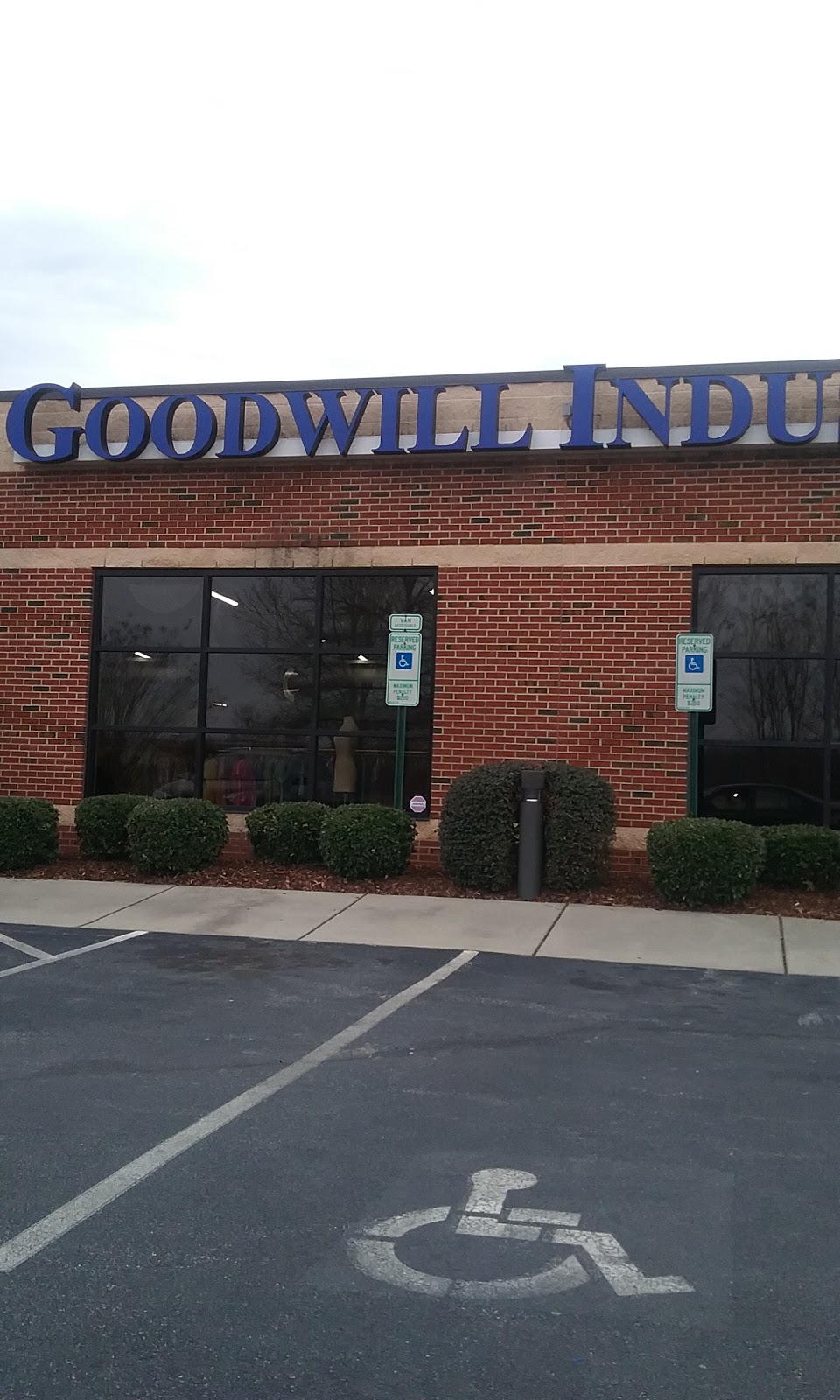 Triad Goodwill Store & Donation Center | 598 Deerfield Trce, Mebane, NC 27302, USA | Phone: (919) 304-8890