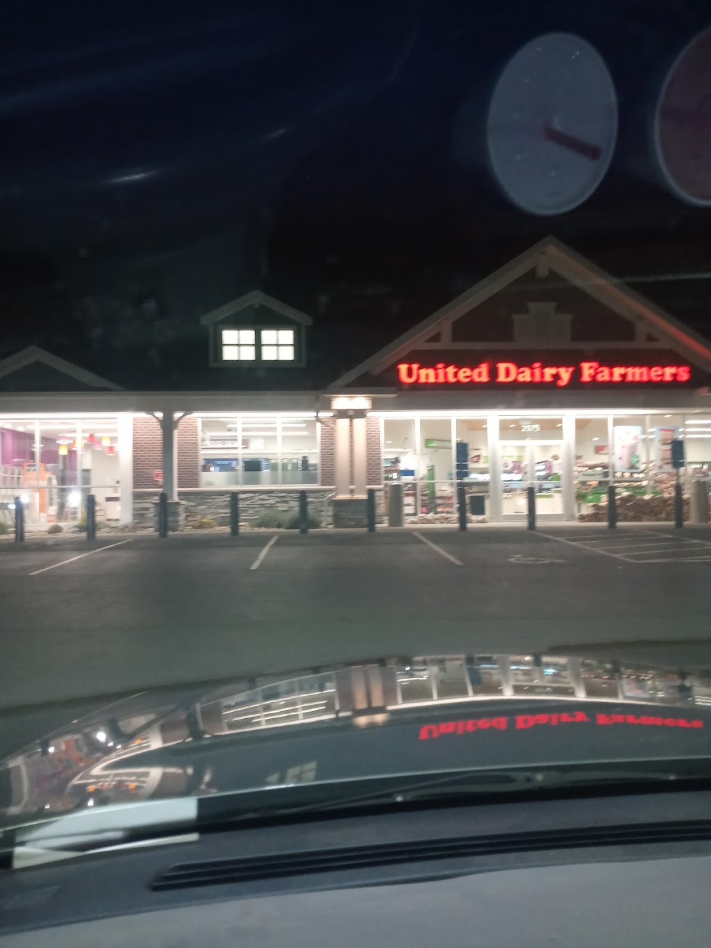 United Dairy Farmers | 2575 Cincinnati Brookville Rd, Ross, OH 45014, USA | Phone: (513) 738-0161