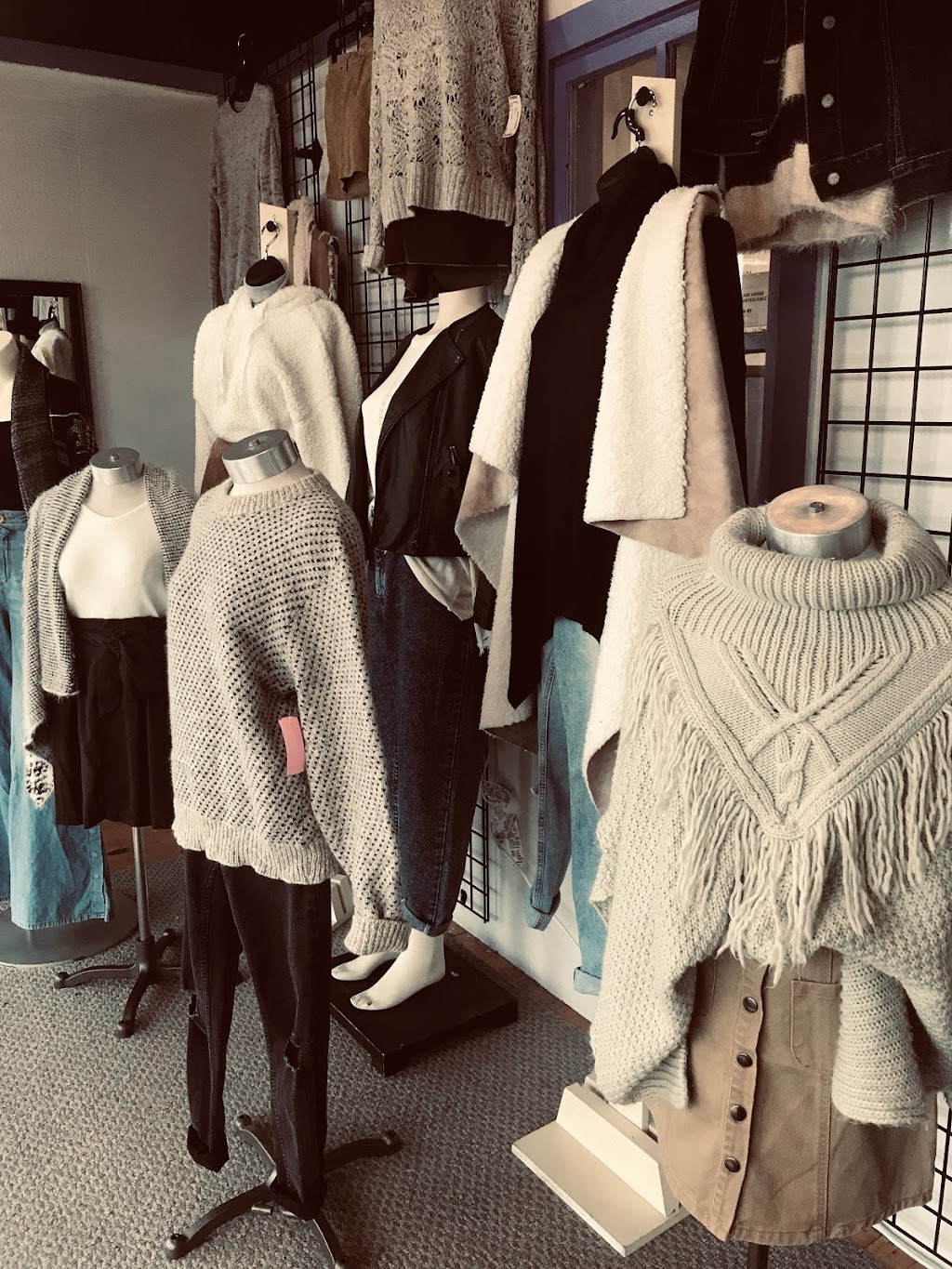 Threads Consignment | 2451 Milton Ave, Janesville, WI 53545, USA | Phone: (608) 921-6918