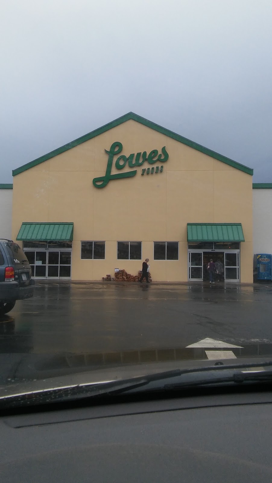 Lowes Foods of Yadkinville | 948 S State St, Yadkinville, NC 27055, USA | Phone: (336) 679-2677