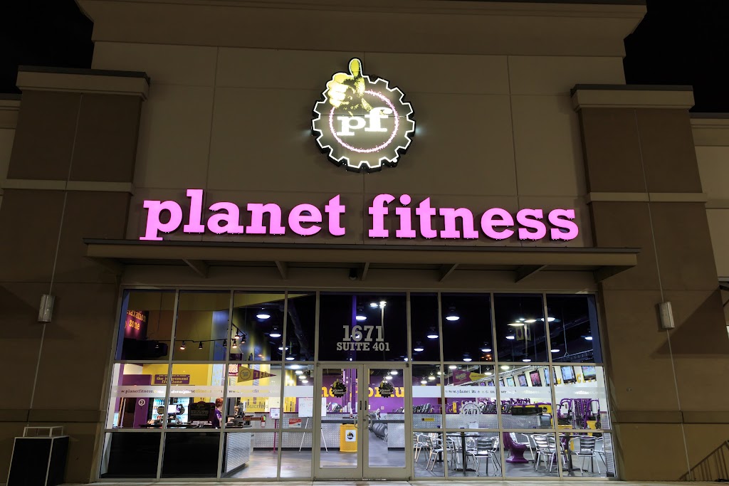 Planet Fitness | 1671 35, Ste 401, New Braunfels, TX 78130 | Phone: (830) 609-9241