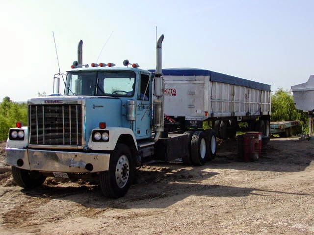 Earth Haulers | 11500 Mosier Valley Rd, Euless, TX 76040, USA | Phone: (817) 540-2777