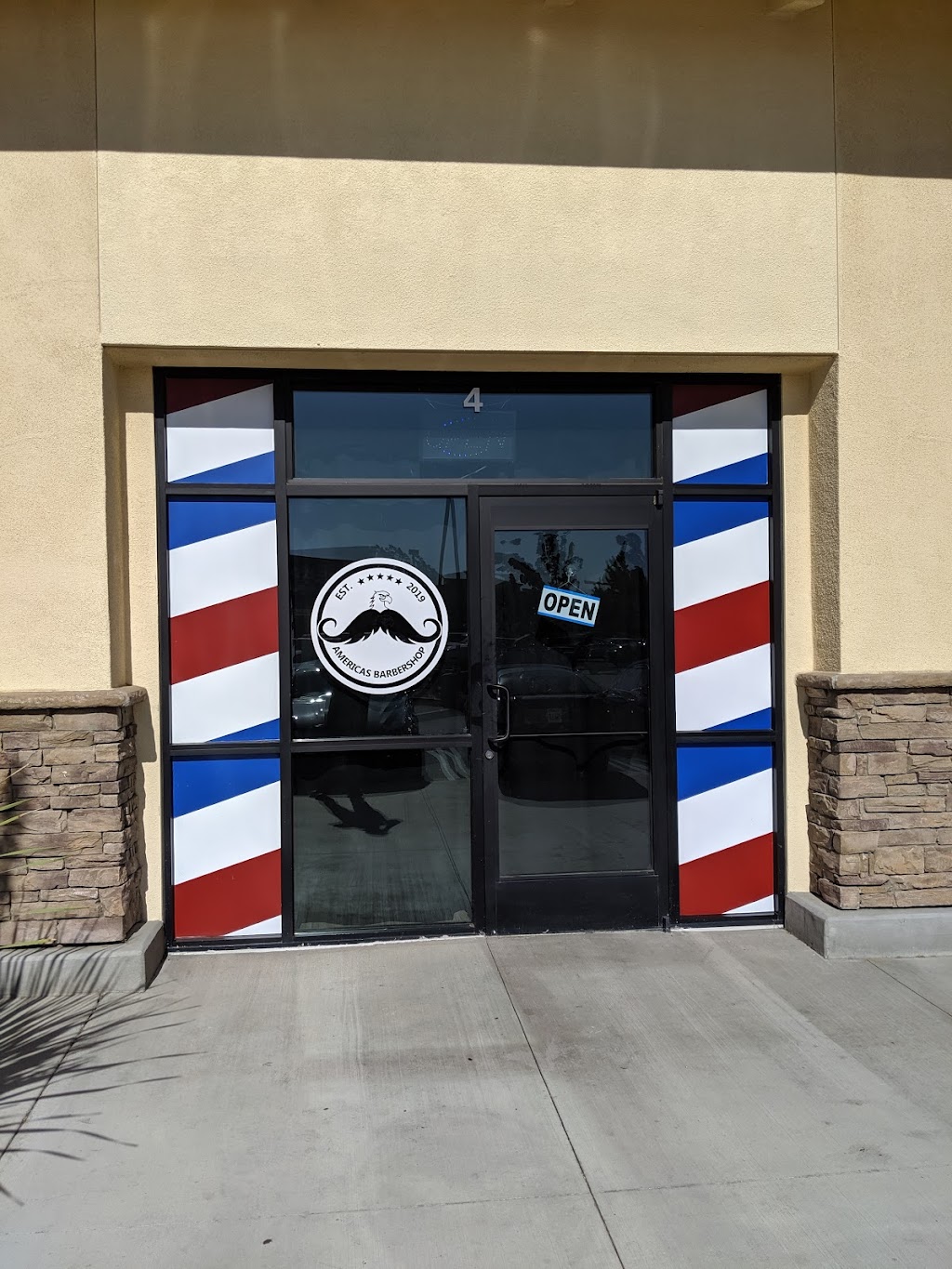 Americas Barbershop | 18985 Bear Valley Rd #4, Apple Valley, CA 92308, USA | Phone: (760) 247-7712