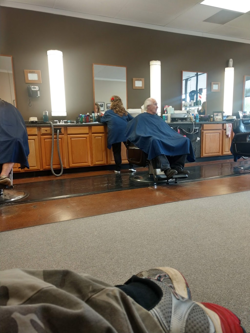 The Barbers Post | 29109 Eight Mile Rd, Livonia, MI 48152, USA | Phone: (248) 477-0930