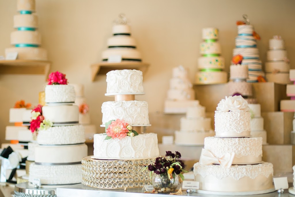 Buttercream Wedding Cakes & Desserts | 18172 Minnetonka Blvd, Wayzata, MN 55391, USA | Phone: (952) 249-0390