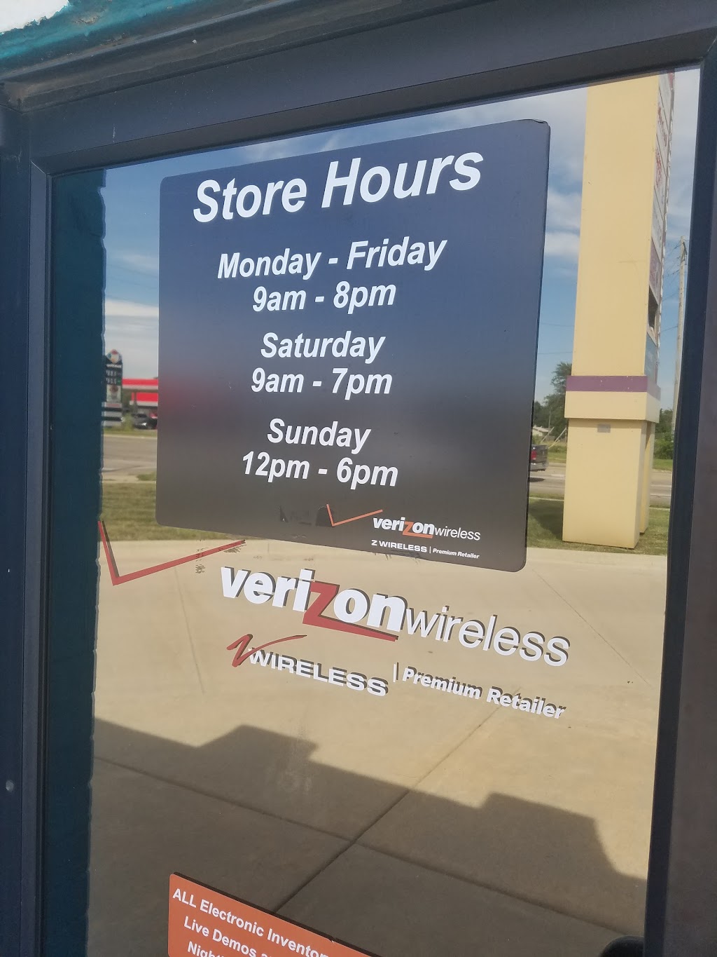 Verizon Authorized Retailer - Victra | 1400 S Kansas Ave, Newton, KS 67114, USA | Phone: (316) 284-0900