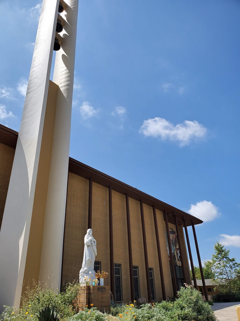 Assumption of the Blessed Virgin Mary Catholic Church | 2640 E Orange Grove Blvd, Pasadena, CA 91107, USA | Phone: (626) 792-1343