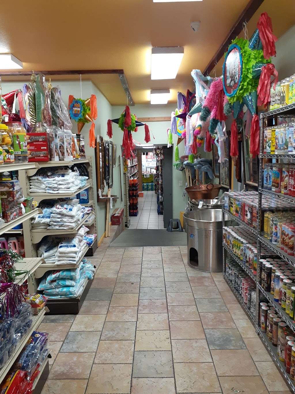 Tienda El Maguey | 8402 Collinsville Rd, Collinsville, IL 62234, USA | Phone: (618) 345-3042