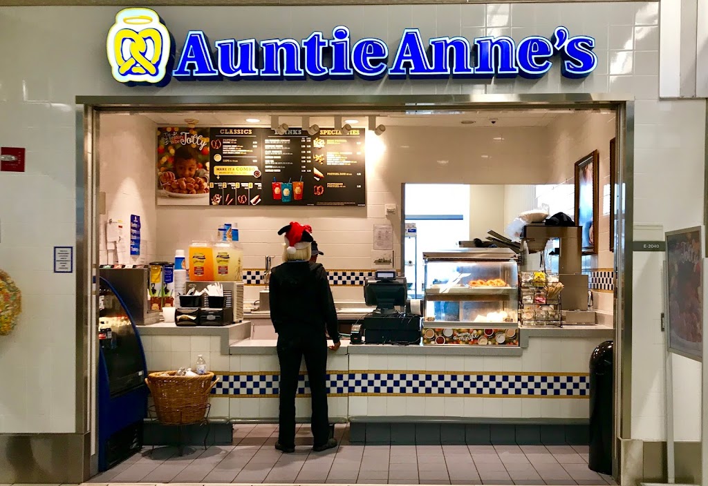 Auntie Annes- Lambert International Airport | ST. LOUIS AIRPORT - SOUTHWEST CONCOURSE, 10701 Lambert Intl Blvd, St. Louis, MO 63145, USA | Phone: (314) 429-3400