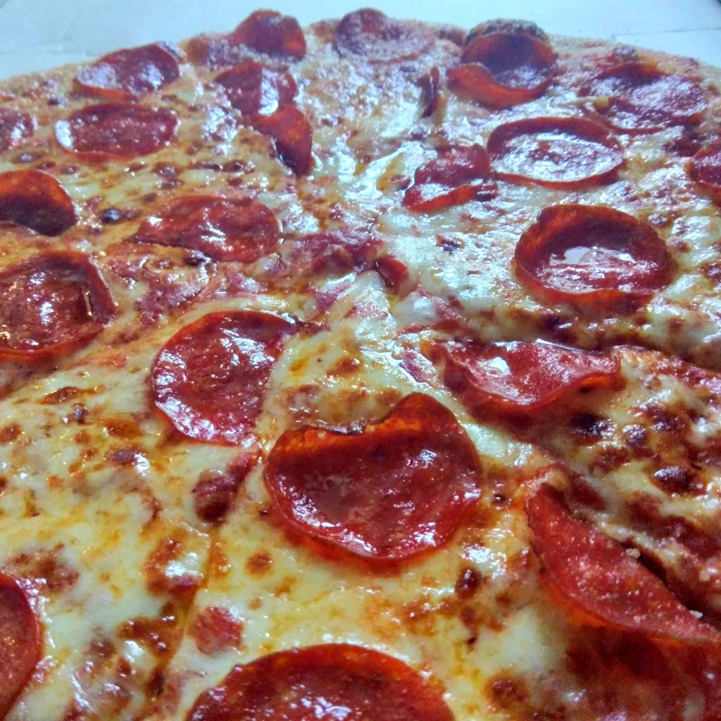 Hungry Howies Pizza | 49143 Schoenherr Rd, Shelby Township, MI 48315 | Phone: (586) 739-5100