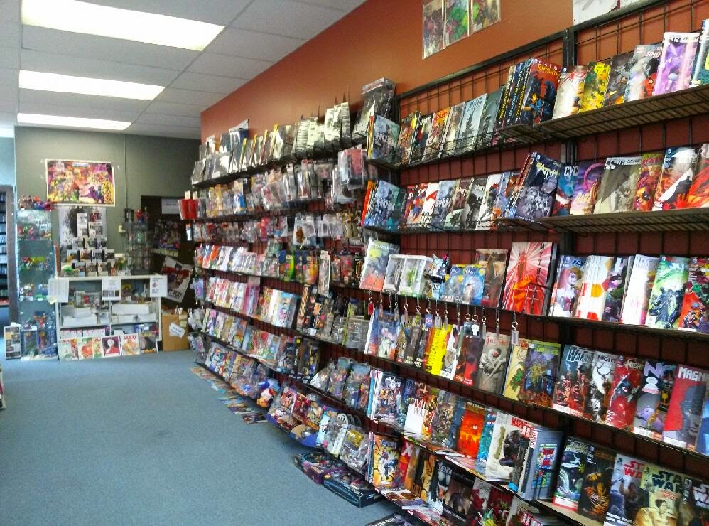 Hot Comics & Collectibles | 224 Broadway St S, Jordan, MN 55352, USA | Phone: (952) 492-7870