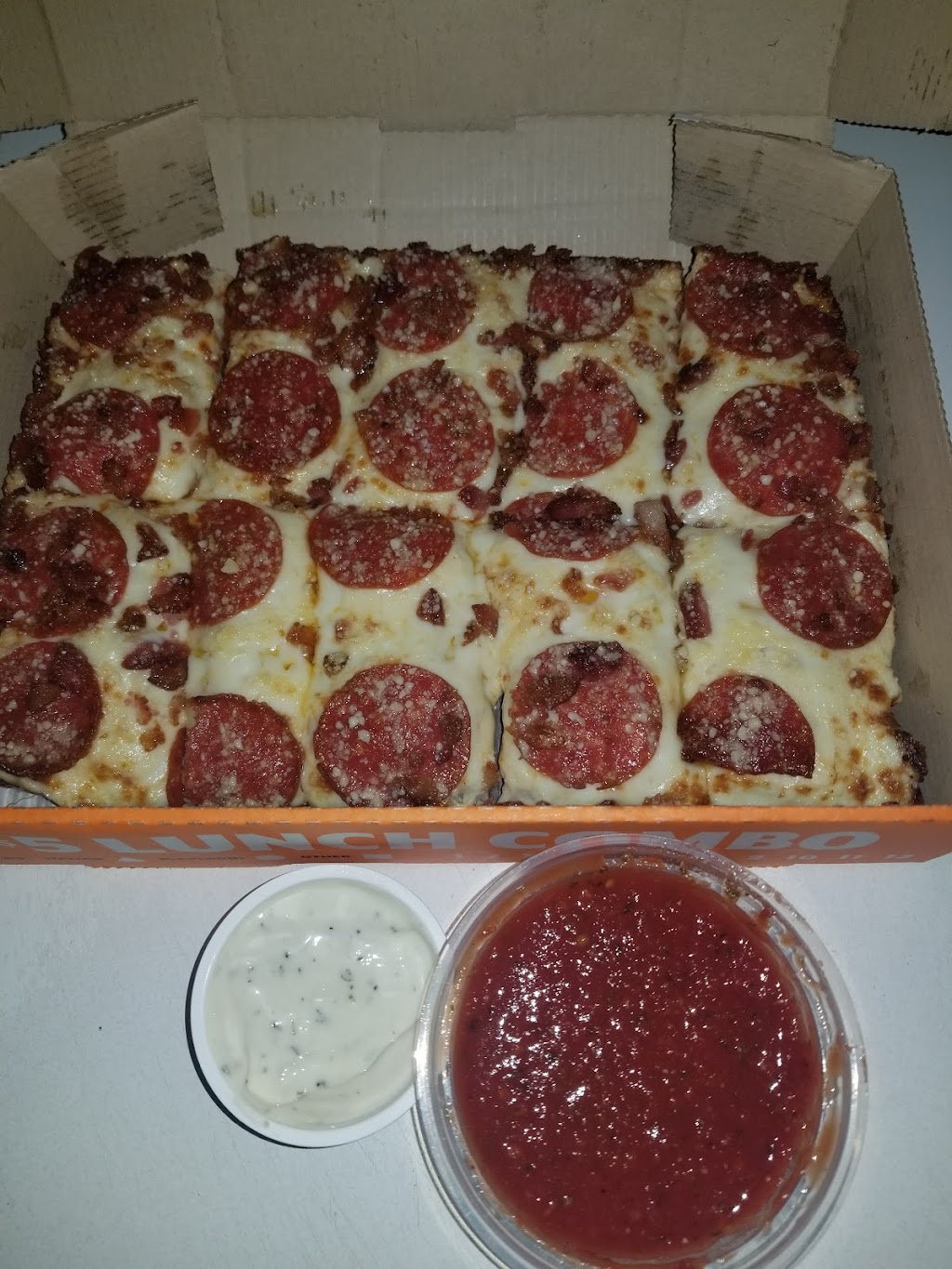 Little Caesars Pizza | 8292 N Merriman Rd, Westland, MI 48185, USA | Phone: (734) 425-1450