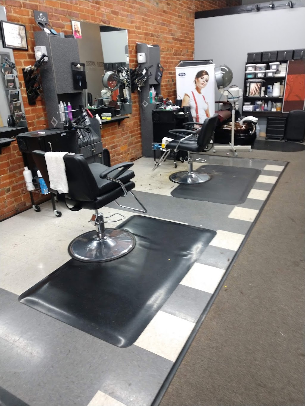 Cella-Mar Studio of Hair Design | 112 Tecumseh St, Dundee, MI 48131, USA | Phone: (734) 529-3446