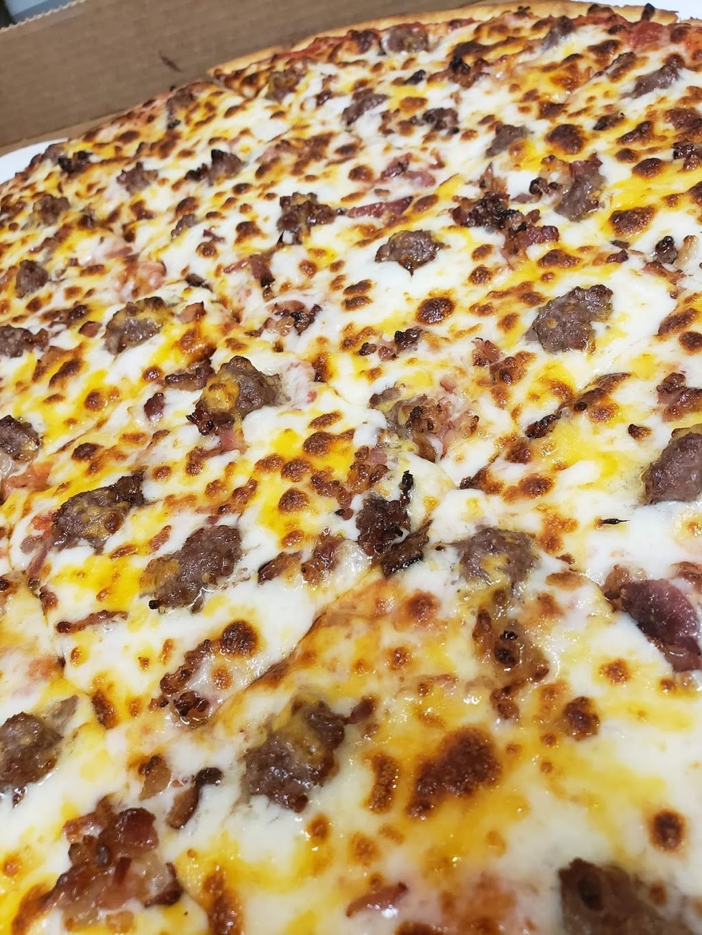 Trax Pizza | 316 E Main St, Winfield, MO 63389, USA | Phone: (636) 668-8666