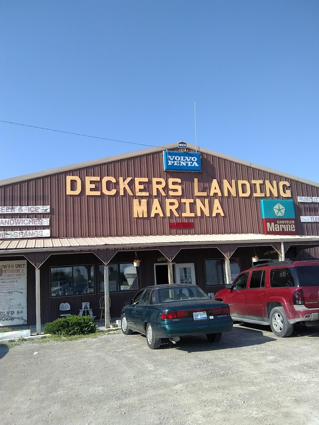 Deckers Landing 810-794-4641 marina | 9081 Anchor Bay Dr, Clay Township, MI 48001, USA | Phone: (810) 794-3852