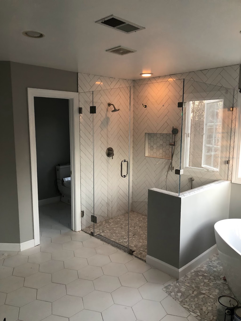 TOTAL GLASS LLC | 13711 Springhaven Dr, Chantilly, VA 20151, USA | Phone: (703) 861-7144